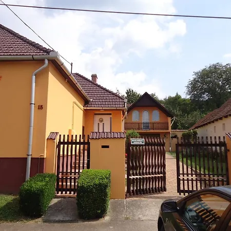 بيت ضيافة Bihari Vendeghaz 4*